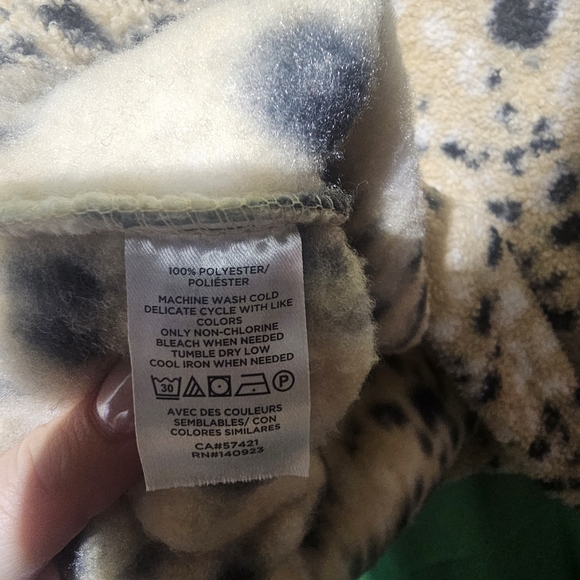 The LOFT XS Oversized PTP 21 Cozy Black and Cream Fleece Jacket - Picture 3 of 4